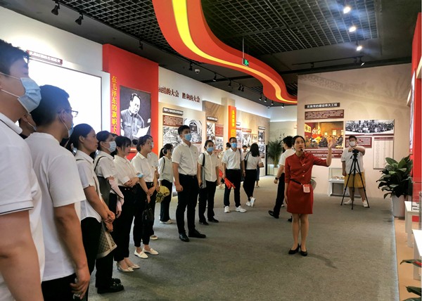任你博集团组织党员干部旅行陕西省庆祝中国共产党建设100周年主题展图片2_副本.jpg